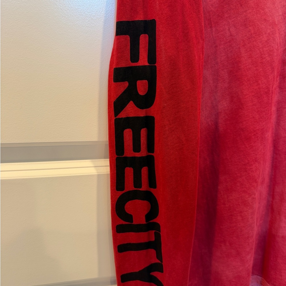 Freecity Distressed Red Long Sleeve Shirt with Pink 'Artists Wanted' Print - Picture 5 of 6